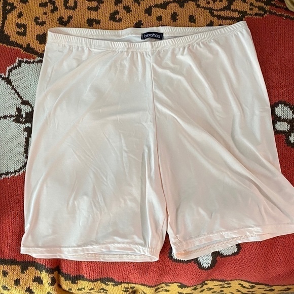 boohoo biker shorts - Picture 2 of 3